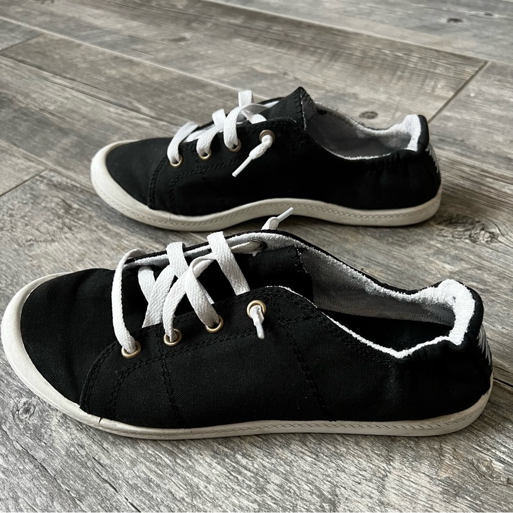 Time And Tru Black Scrunch Back Sneakers - Picture 4 of 7
